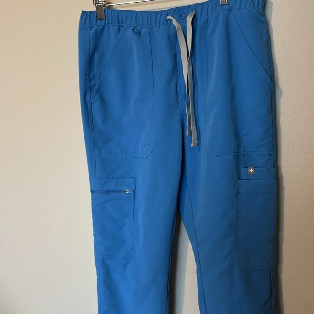 FIGS Cairo Cargo Scrub Pants Men’s Small Short Blue EUC Nurse Healthcare